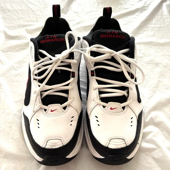 Nike Air Monarch lV walking shoes sneakers white black SZ 11. Worn 1X Indoors