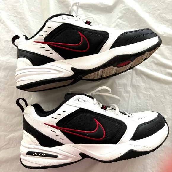 Nike Air Monarch lV walking shoes sneakers white black SZ 11. Worn 1X Indoors