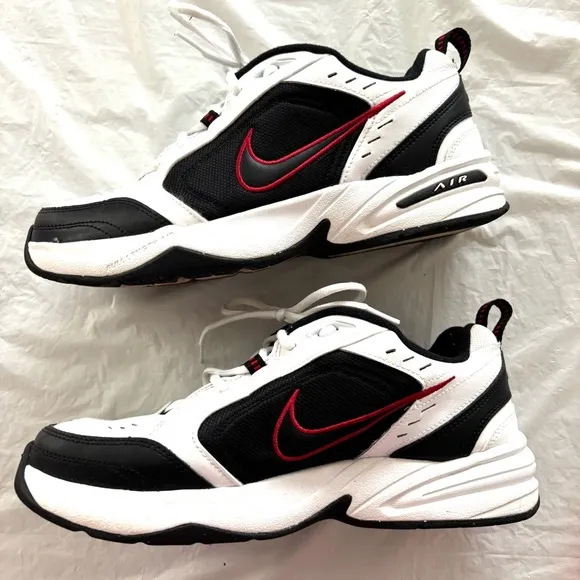 Nike Air Monarch lV walking shoes sneakers white black SZ 11. Worn 1X Indoors