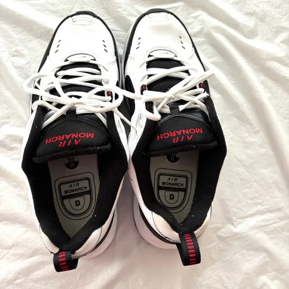 Nike Air Monarch lV walking shoes sneakers white black SZ 11. Worn 1X Indoors