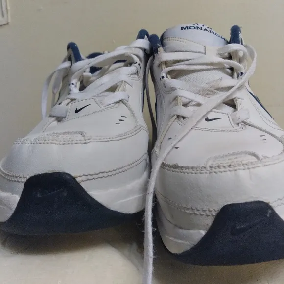 Nike Air Monarch Men's White and Blue Sneakers sz 11 wide 416355-102