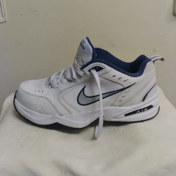 Nike Air Monarch Men's White and Blue Sneakers sz 11 wide 416355-102