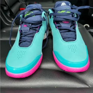 Nike Athletic Shoes Blue and Pink Sleek Design