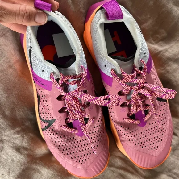 Nike Athletic Shoes Pink and Orange Performance Design