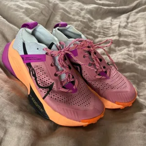 Nike Athletic Shoes Pink and Orange Performance Design