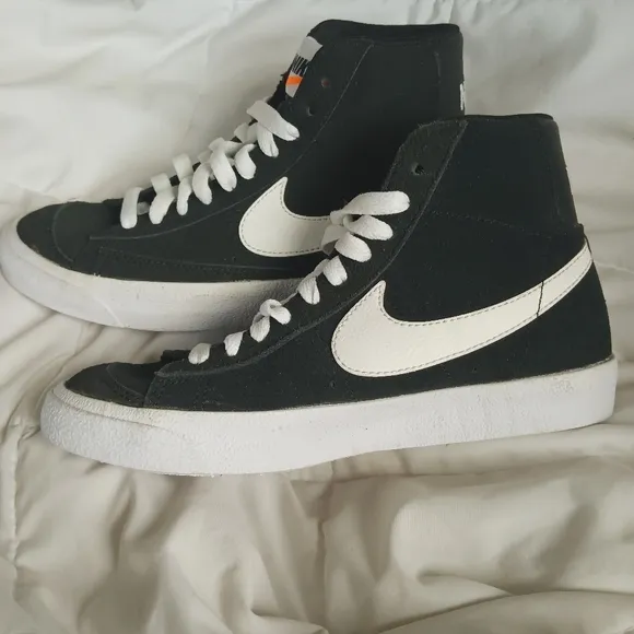 Nike Big kids suede sneakers
