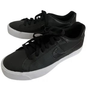 Nike Black and White Athletic low dunk Sneakers with Minimalist Design