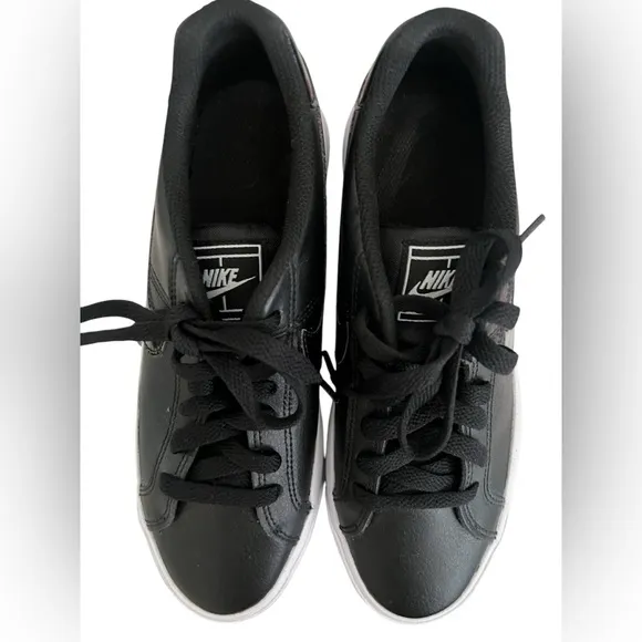 Nike Black and White Athletic low dunk Sneakers with Minimalist Design