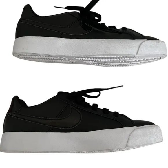 Nike Black and White Athletic low dunk Sneakers with Minimalist Design