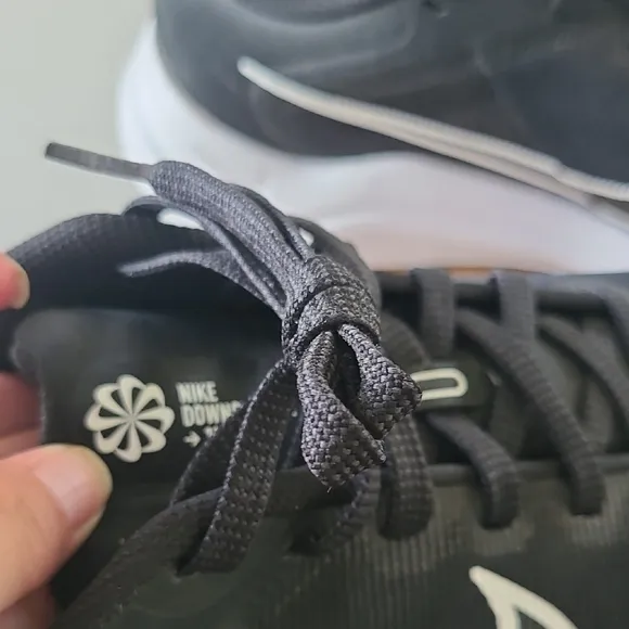 Nike Black and White Athletic Shoes with Cushioned Midsole