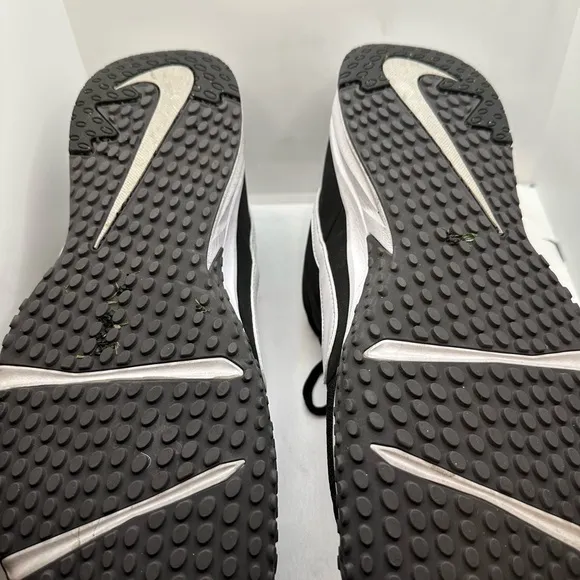 Nike Black and White Sneakers with Breathable Mesh