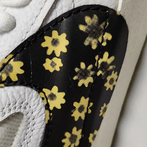 Nike Blazer '77 Jumbo Mid Sunflower Floral Hightop sneakers (m size 9)