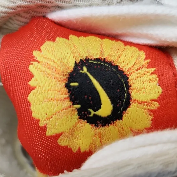Nike Blazer '77 Jumbo Mid Sunflower Floral Hightop sneakers (m size 9)