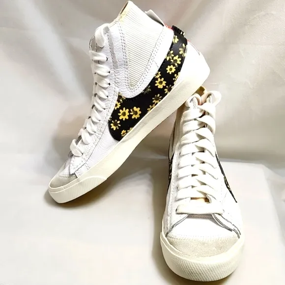 Nike Blazer '77 Jumbo Mid Sunflower Floral Hightop sneakers (m size 9)