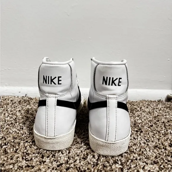 Nike Blazer 77 Vintage Shoes Mens 9.5 Mid White/Black