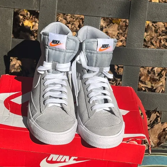 Nike Blazer suede sneakers 5.5 boys or 6.5 women NWT