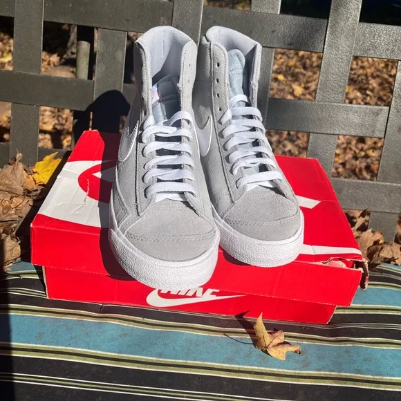 Nike Blazer suede sneakers 5.5 boys or 6.5 women NWT