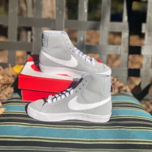 Nike Blazer suede sneakers 5.5 boys or 6.5 women NWT