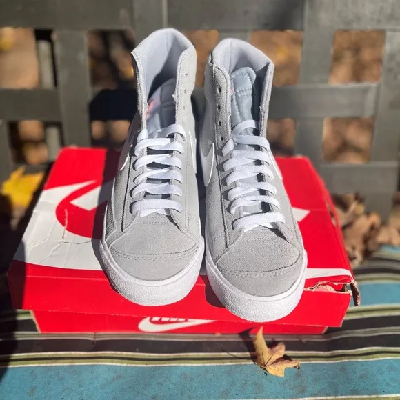Nike Blazer suede sneakers 5.5 boys or 6.5 women NWT