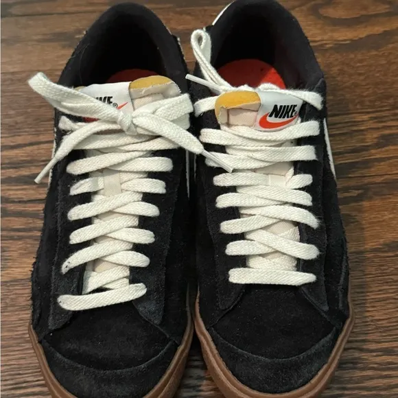Nike blazers Black Suede Sneakers