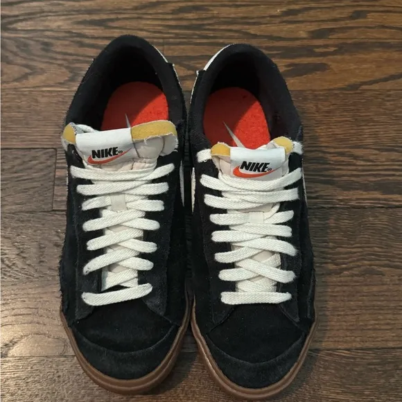 Nike blazers Black Suede Sneakers