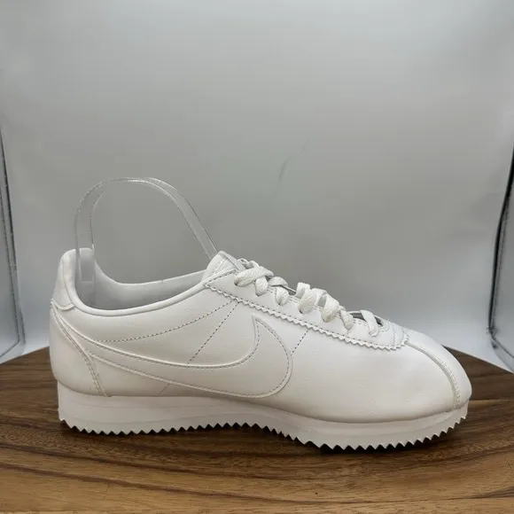 Nike Classic Cortez Low Top Shoes Sneakers Triple White 807471-102 Women's 8