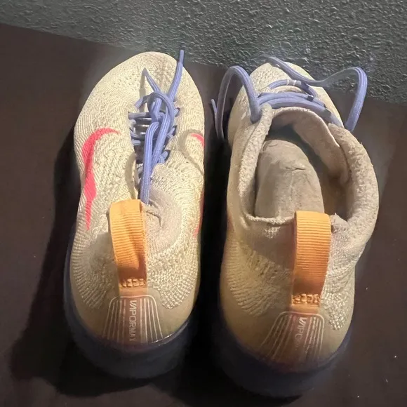 Nike Cream and Coral Pink Low-Top Air Vapormax Flyknit Nike