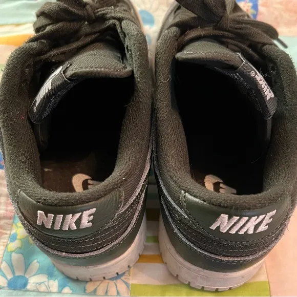 Nike Dunk Low Retro Premium Men’s 7.5, Women’s 9