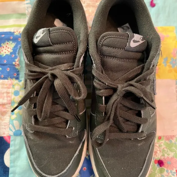 Nike Dunk Low Retro Premium Men’s 7.5, Women’s 9