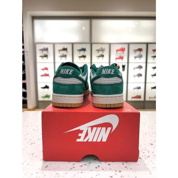 Nike Dunk Low SE Malachite Green Phantom Gum Light Brown Coconut Milk HQ1519 030