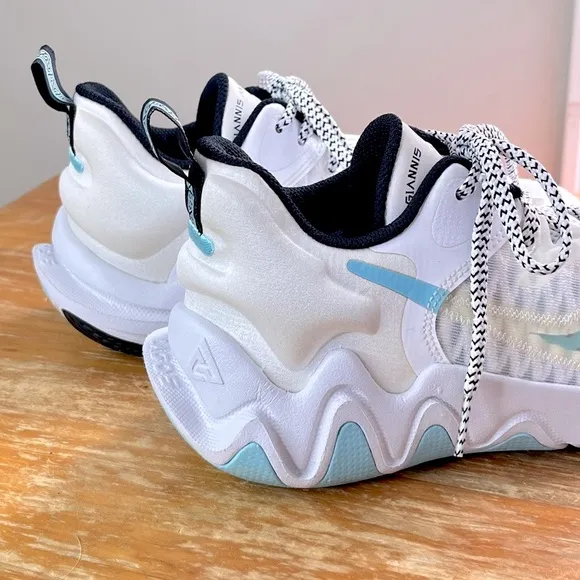 Nike Giannis Immortality Youth Basketball Shoes