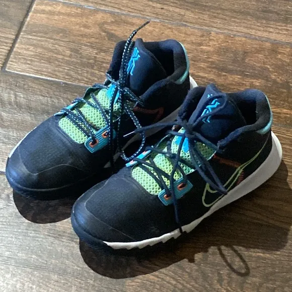 Nike Kids Black and Blue Athletic Shoes Size 6Y