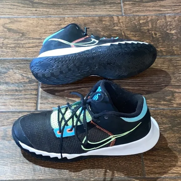 Nike Kids Black and Blue Athletic Shoes Size 6Y
