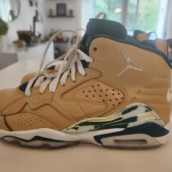 Nike Kids Shoes in Tan and Green