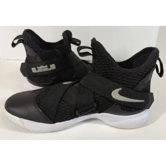 Nike LeBron Soldier 12 basketball shoes Mens size 5.5, black and white
