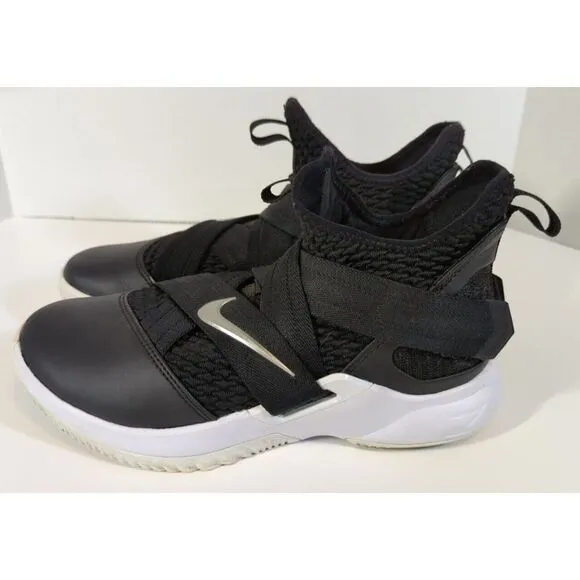 Nike LeBron Soldier 12 basketball shoes Mens size 5.5, black and white