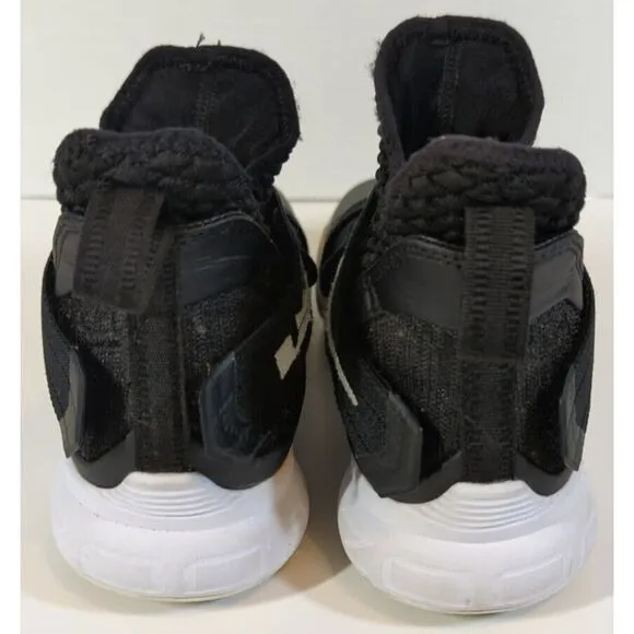 Nike LeBron Soldier 12 basketball shoes Mens size 5.5, black and white