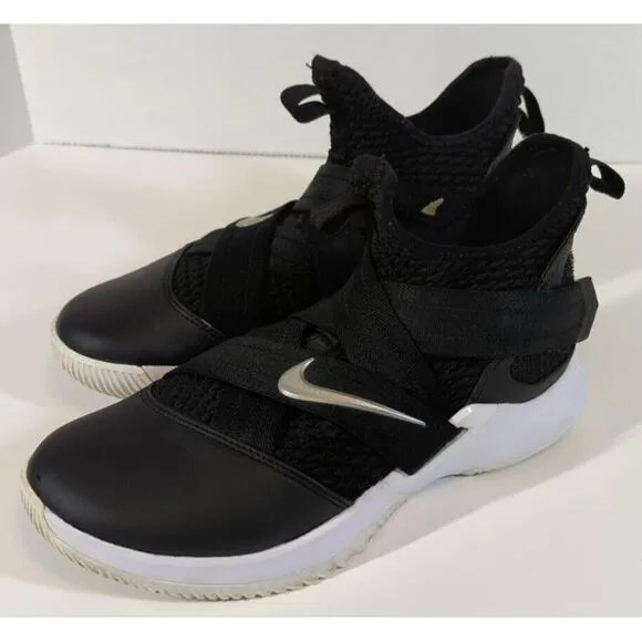 Nike LeBron Soldier 12 basketball shoes Mens size 5.5, black and white