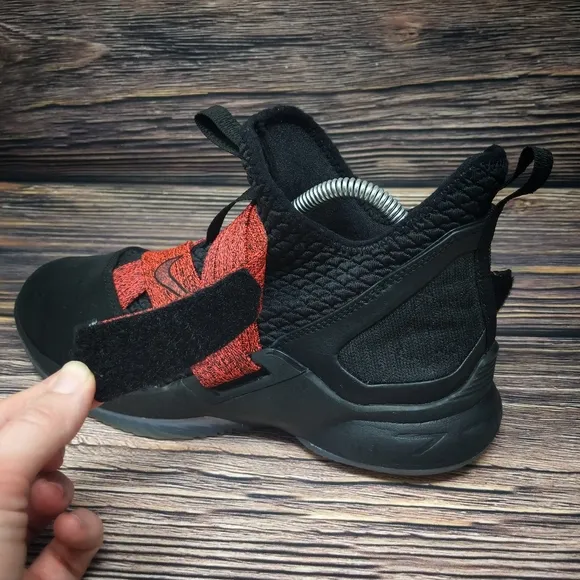 Nike LeBron Soldier XII 12 Black Red Men's 7 Y7