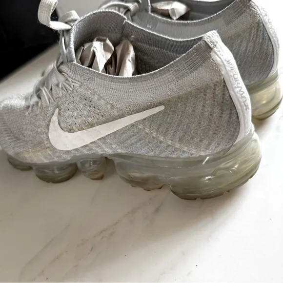 Nike Light Gray Air VaporMax Flyknit Athletic Shoes Sneakers Women Size 6.5