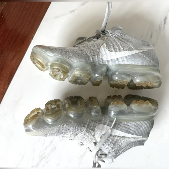 Nike Light Gray Air VaporMax Flyknit Athletic Shoes Sneakers Women Size 6.5