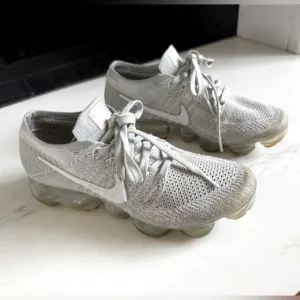 Nike Light Gray Air VaporMax Flyknit Athletic Shoes Sneakers Women Size 6.5