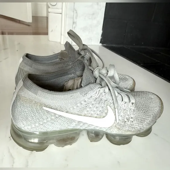 Nike Light Gray Air VaporMax Flyknit Athletic Shoes Sneakers Women Size 6.5