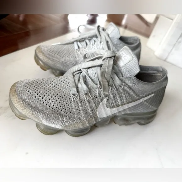 Nike Light Gray Air VaporMax Flyknit Athletic Shoes Sneakers Women Size 6.5
