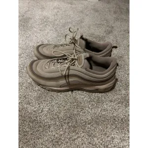 Nike Men’s Air Max 97 DX3947-200 Shoes Cream II/Rust Oxide-Khaki Men’s size 15
