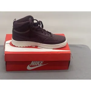 Nike Men’s Court Vision Mid WNTR Size 9 Burgundy Crush
