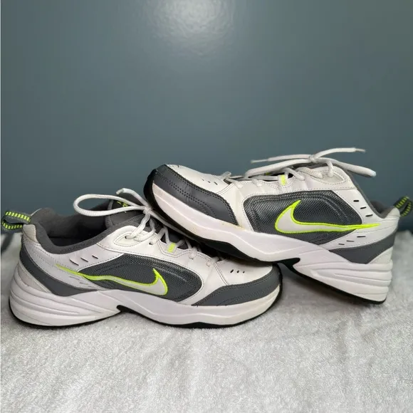 Nike Men's White and Gray Sneakers Sz.10