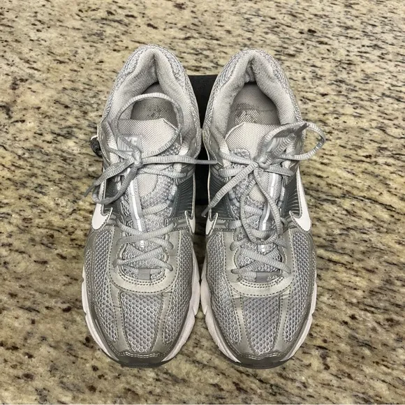 Nike Men's Zoom Vomero 5 Shoes Grey/White/Silver Size 10.5