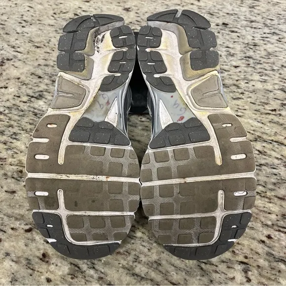 Nike Men's Zoom Vomero 5 Shoes Grey/White/Silver Size 10.5