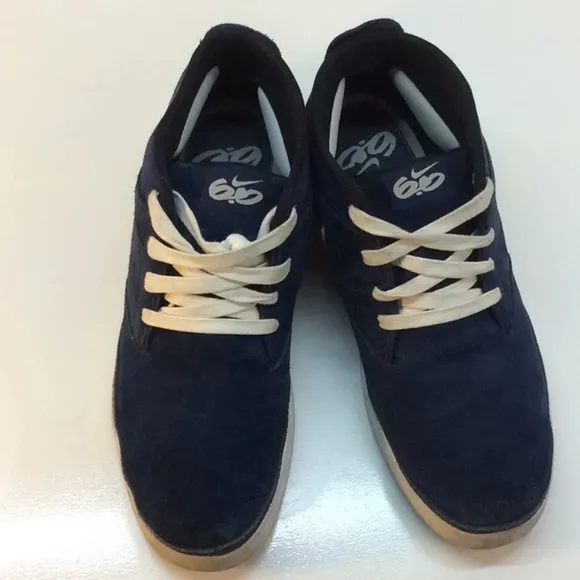 Nike Navy Blue Suede 6.0 Mid Sneakers Size 11